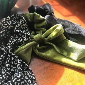 3 Free People Hair Bows 🎀